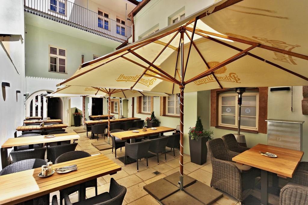 Wellness Hotel Republika 24 Apartments Plzeň Exterior foto